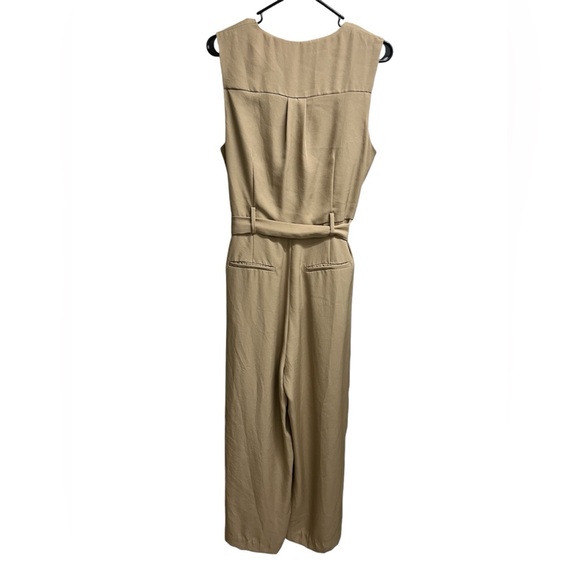 H&M Tan V-Neck Belted Button-up Wide Leg Jumpsuit SZ M - Picture 3 of 4